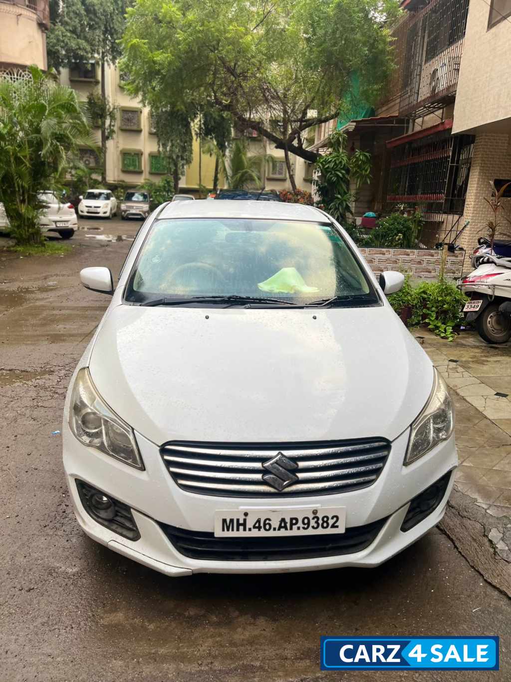 Pearl Snow White Maruti Suzuki Ciaz VDi+ SHVS