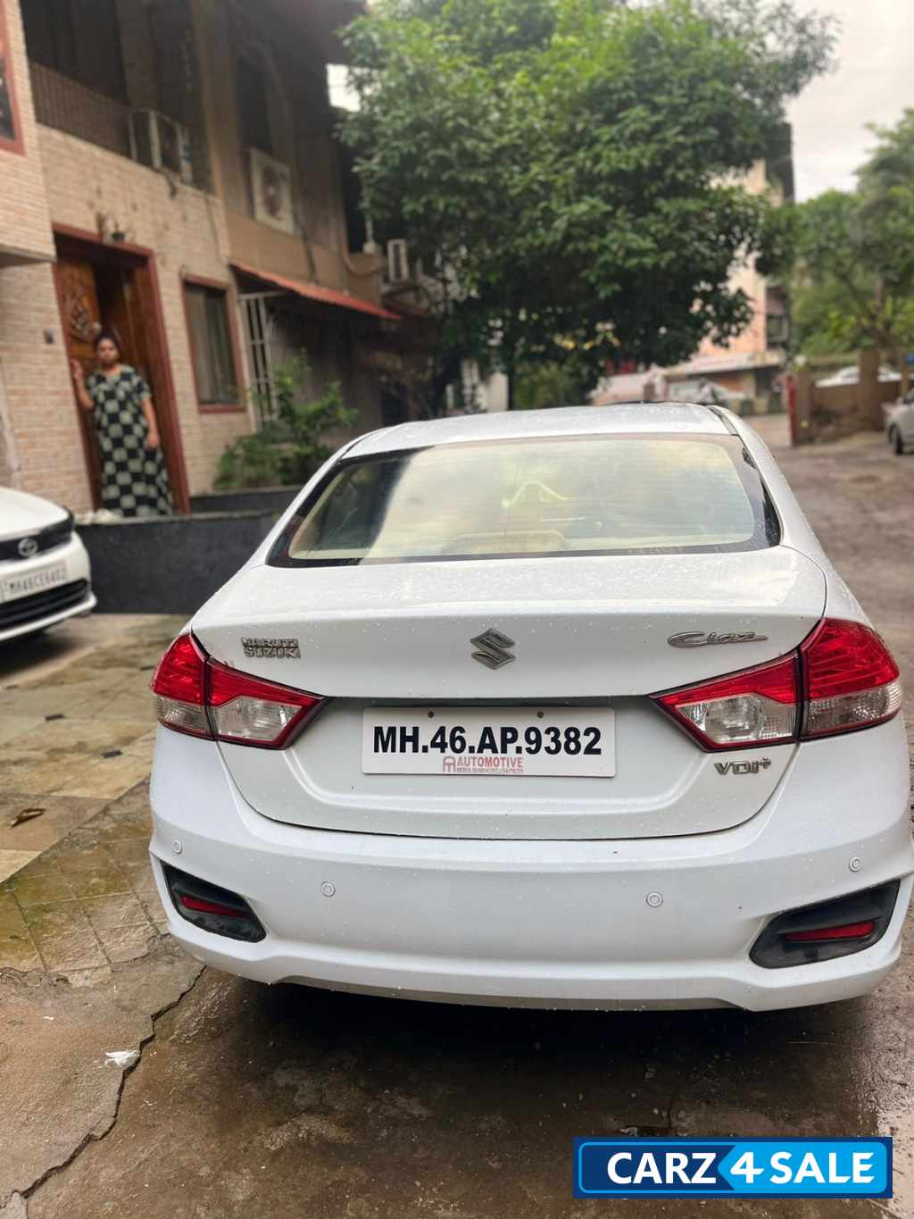 Pearl Snow White Maruti Suzuki Ciaz VDi+ SHVS