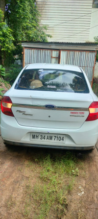 White Ford Aspire Titanium 1.2 petrol