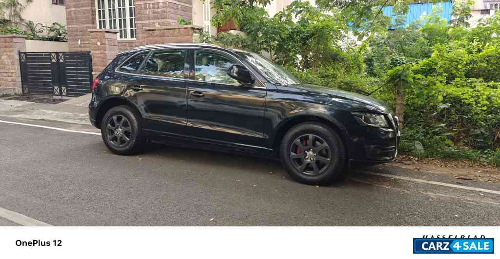Phantom Black Audi Q5 2.0 TDI Quattro