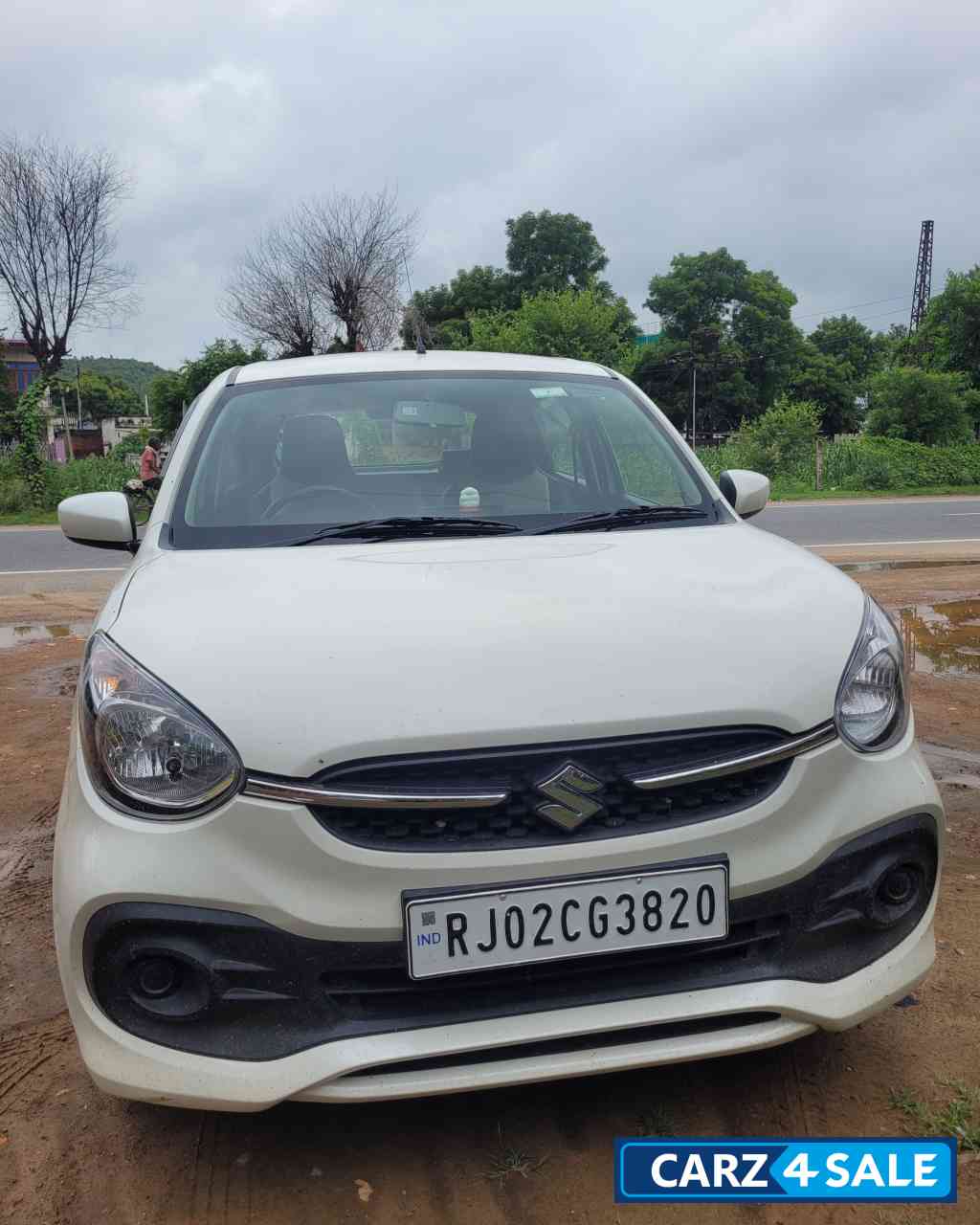 White Maruti Suzuki Celerio VXI