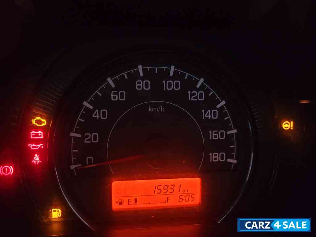 White Maruti Suzuki Celerio VXI