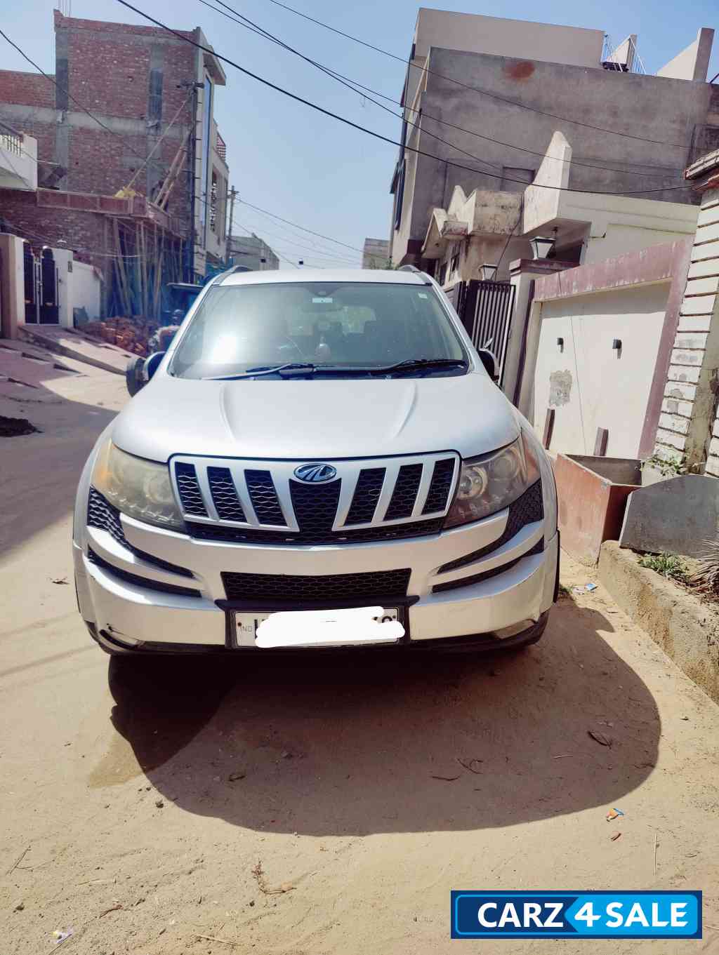 Mahindra XUV 500 W8 FWD