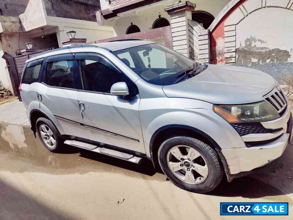 Mahindra XUV 500 W8 FWD