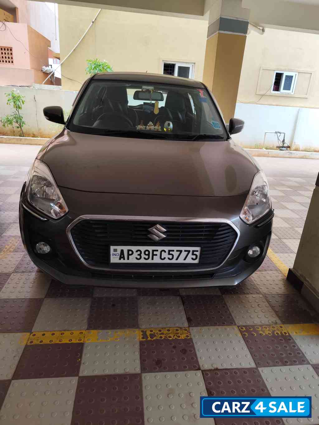Maruti Suzuki Swift Vxi