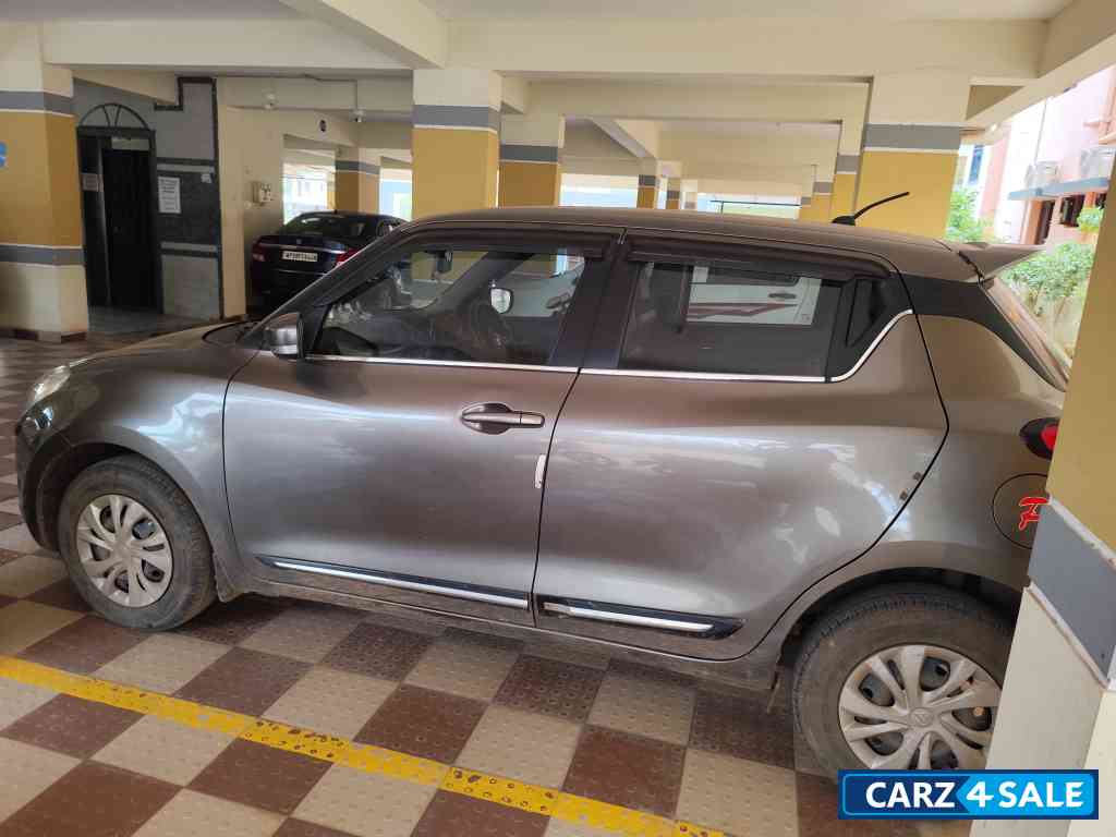 Maruti Suzuki Swift Vxi