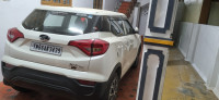 Pearl White Mahindra XUV300 W4 Petrol MT