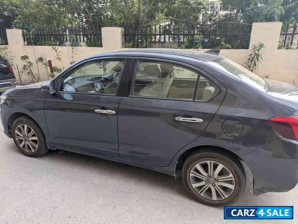 Honda Amaze VX CVT
