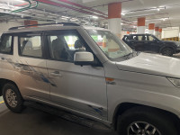 Mahindra TUV300 T8