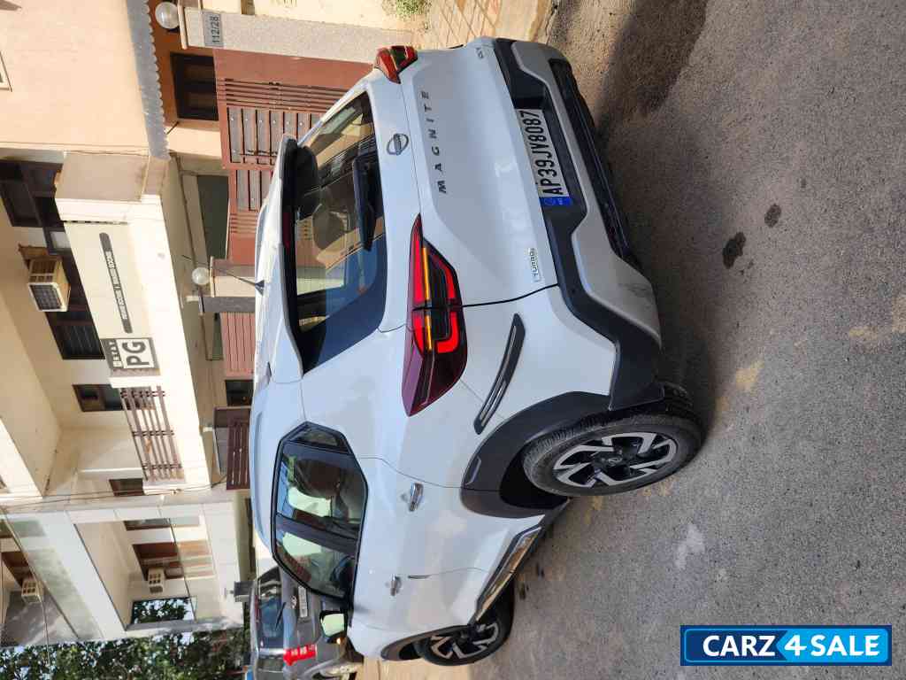Nissan Magnite XV CVT Petrol