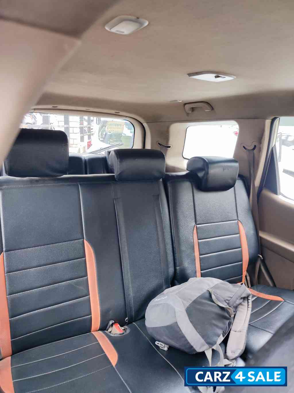 Mahindra XUV 500 W6 2WD