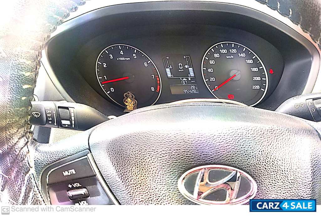 Silver Hyundai Elite i20 Asta