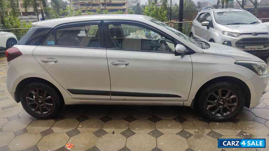 Silver Hyundai Elite i20 Asta