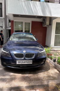 Blue BMW 5-Series 525i