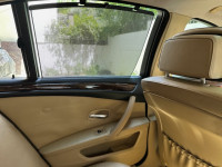 Blue BMW 5-Series 525i