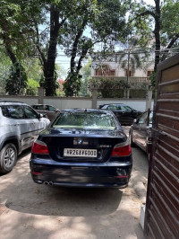 Blue BMW 5-Series 525i