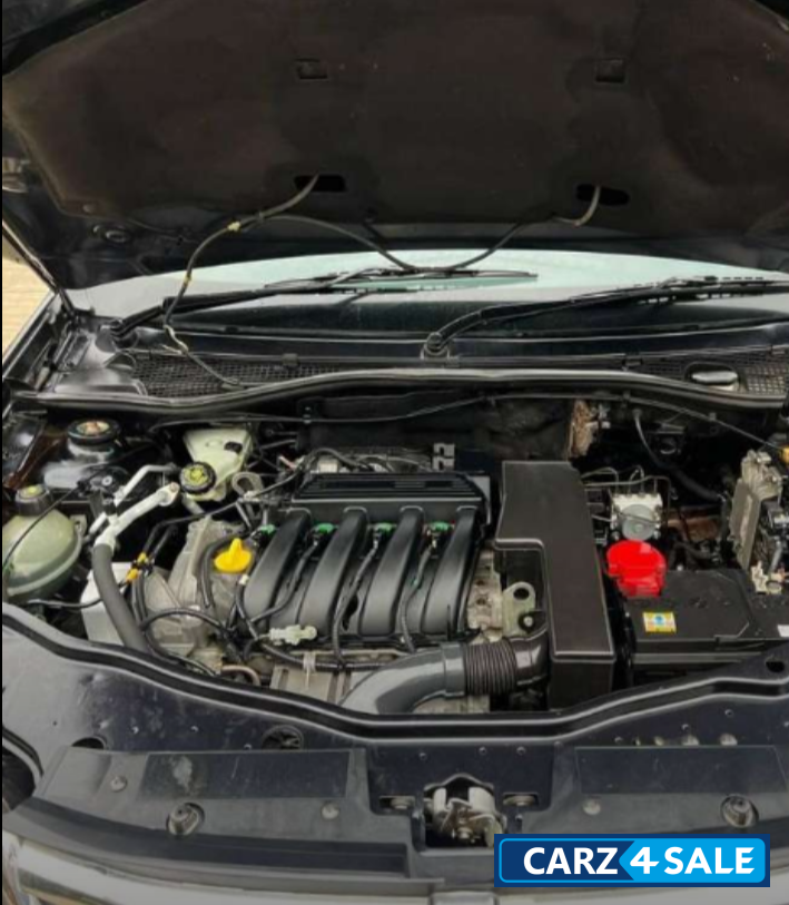 Black Renault Duster RXL Petrol