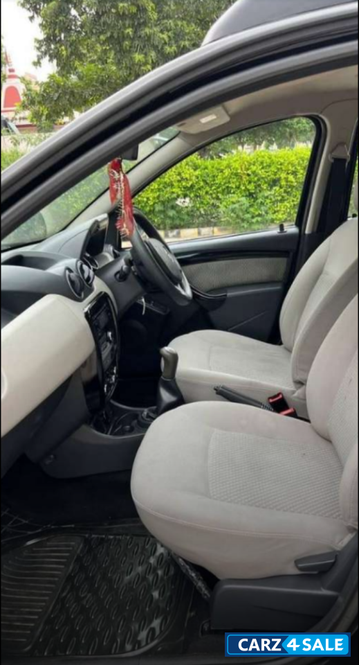 Black Renault Duster RXL Petrol