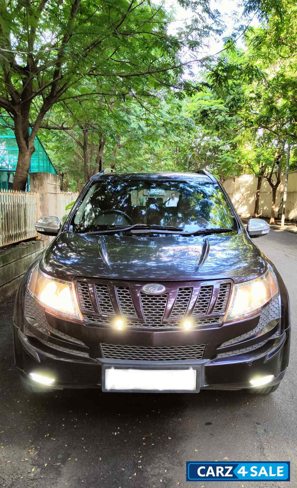 Mahindra XUV 500 w8