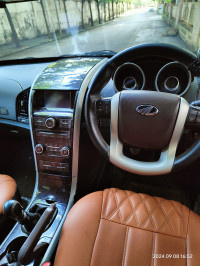Mahindra XUV 500 w8