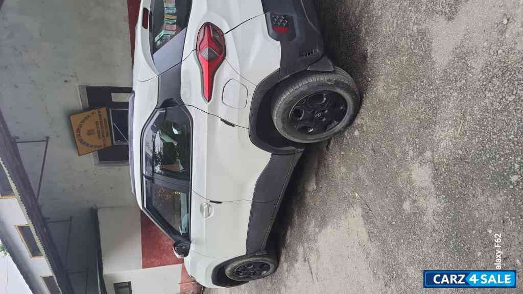 Tata Punch Accomplish