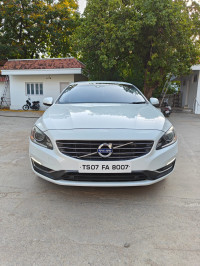 White & Black Volvo S60 D5