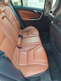 White & Black Volvo S60 D5