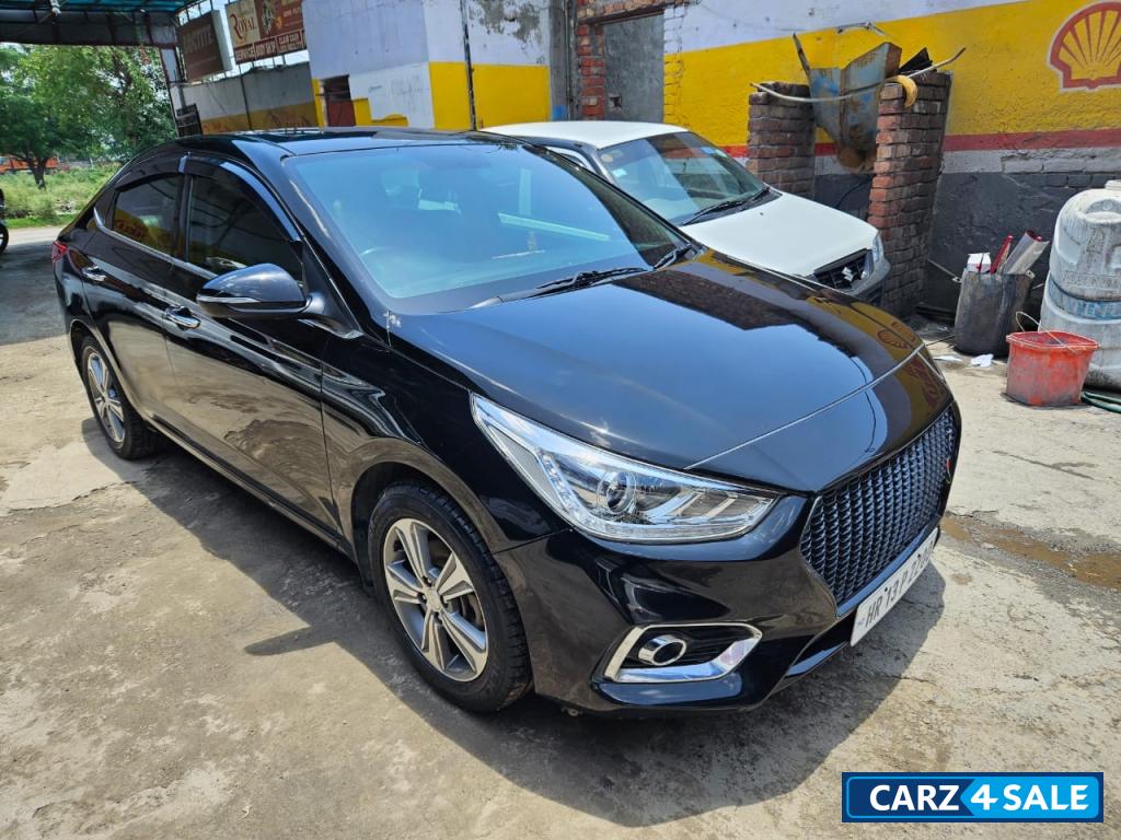 Phantom Black Hyundai Verna 1.6 CRDI SX(O)