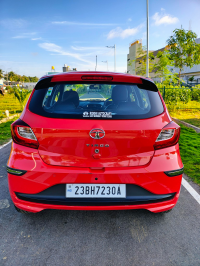 Tata Tiago XTA (Petrol Automatic)