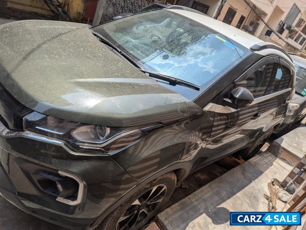 Tata Nexon XZ Plus Dual Tone