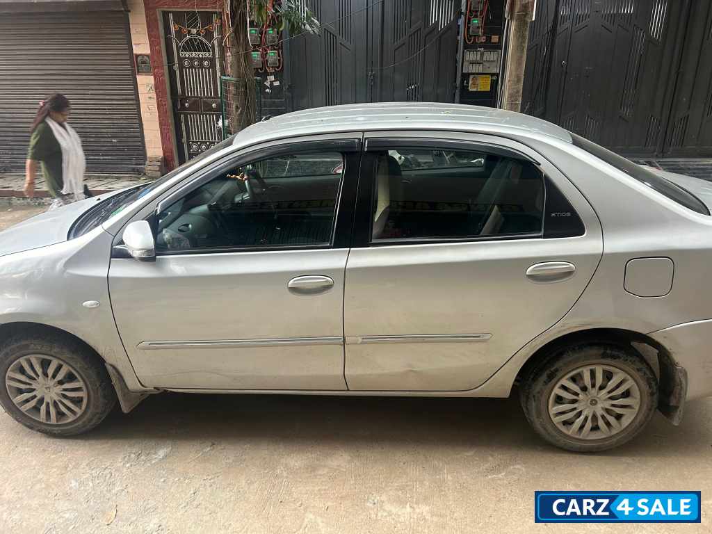 Silver Toyota Etios G