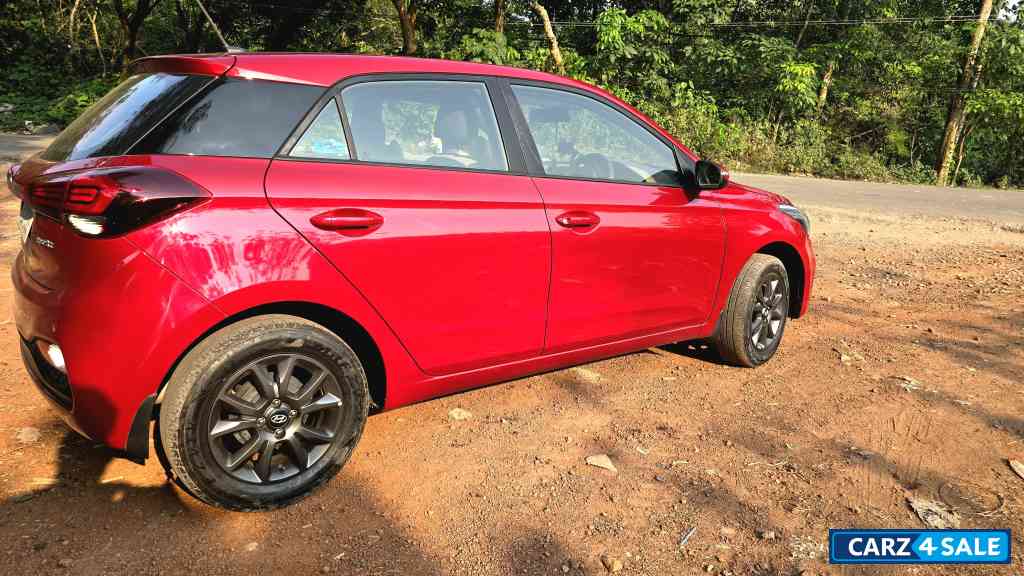 Fiery Red Hyundai Elite i20 SPORTZ PLUS 1.2