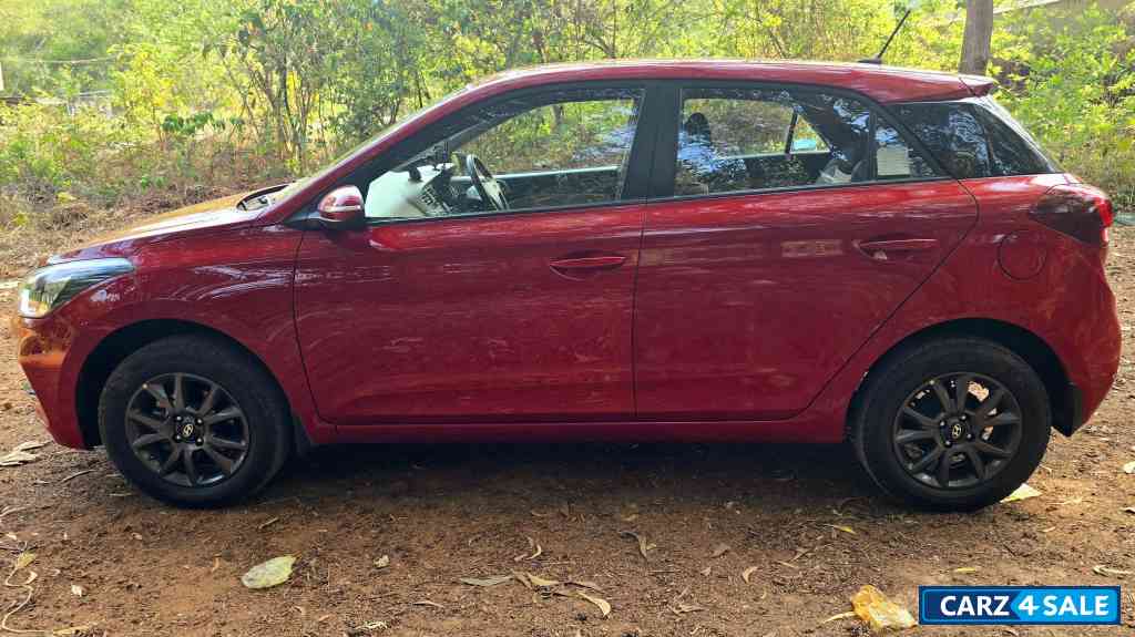 Fiery Red Hyundai Elite i20 SPORTZ PLUS 1.2
