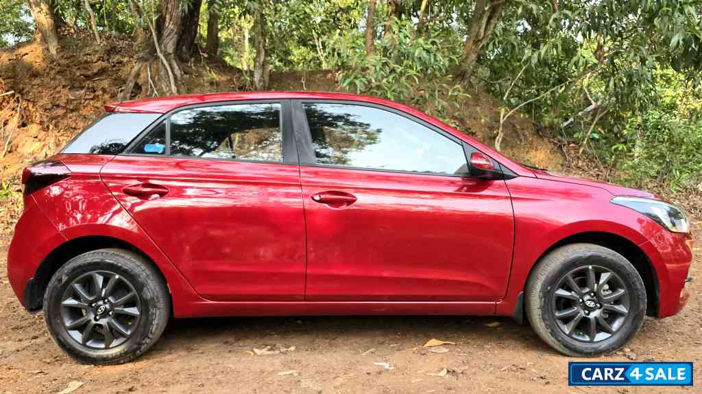 Fiery Red Hyundai Elite i20 SPORTZ PLUS 1.2