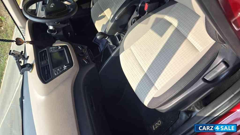 Fiery Red Hyundai Elite i20 SPORTZ PLUS 1.2