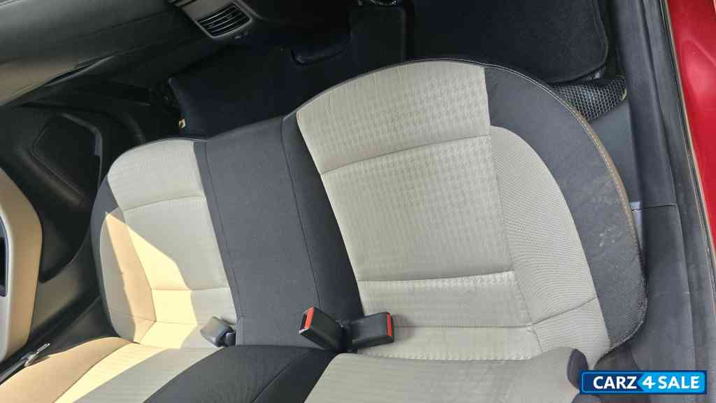 Fiery Red Hyundai Elite i20 SPORTZ PLUS 1.2