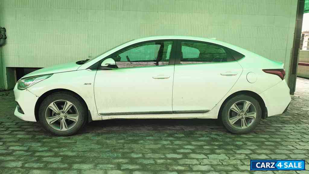Hyundai Verna Sx+AT