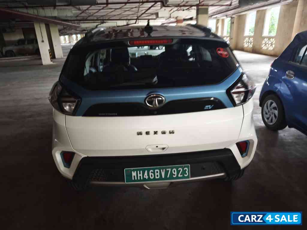 Glacier White Tata Nexon EV