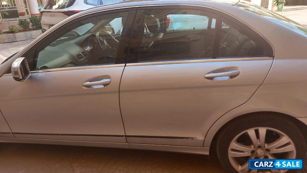 Mercedes-Benz C-Class 200 CGI ELEGANCE