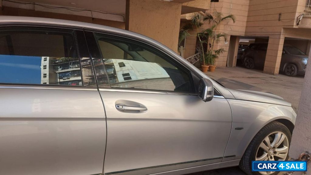 Mercedes-Benz C-Class 200 CGI ELEGANCE