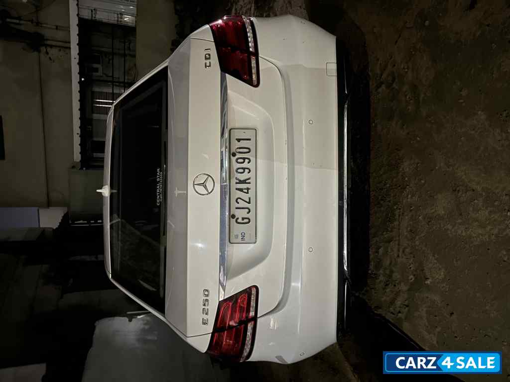 Pol White Mercedes-Benz E-Class E 250CDI