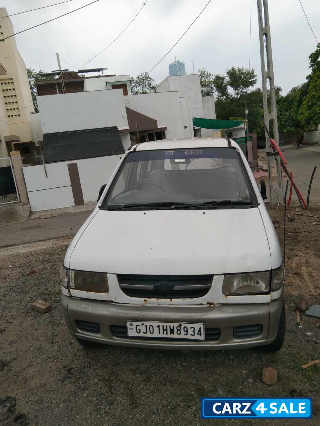 White Chevrolet Tavera Bs 3 10