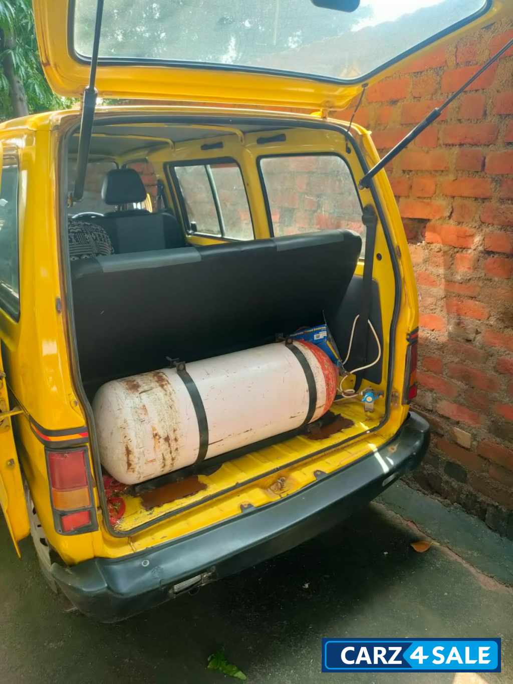 Maruti Suzuki Omni OMNI E MPI STD (BS-IV)