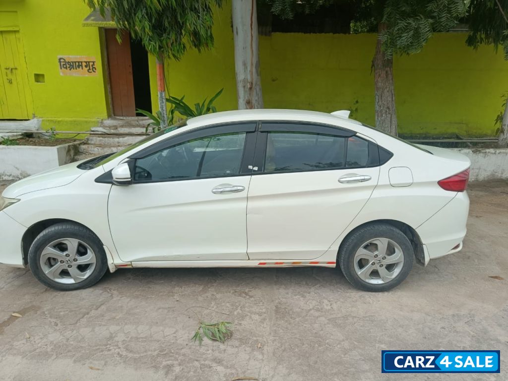 Honda City Ivtech V Honda City Ivtech V