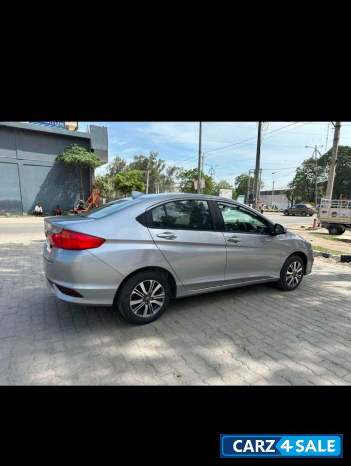 Honda City v Mt