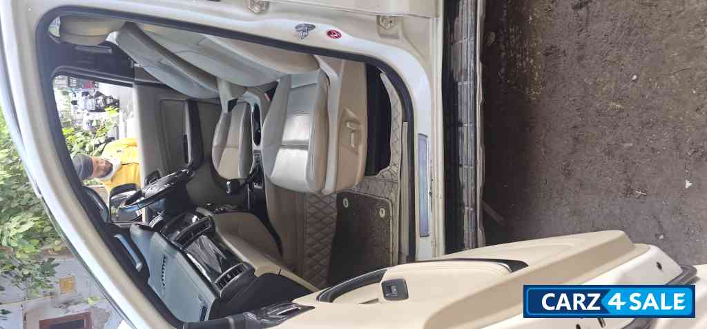 Ford Endeavour Titanium plus 2.2 4×2 AT Ford Endeavour Titanium plus 2.2 4×2 AT