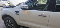 Ford Endeavour Titanium plus 2.2 4×2 AT