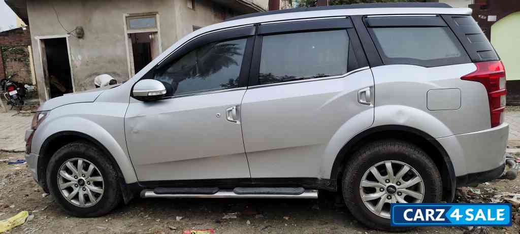 Silver Mahindra XUV 500 W 10