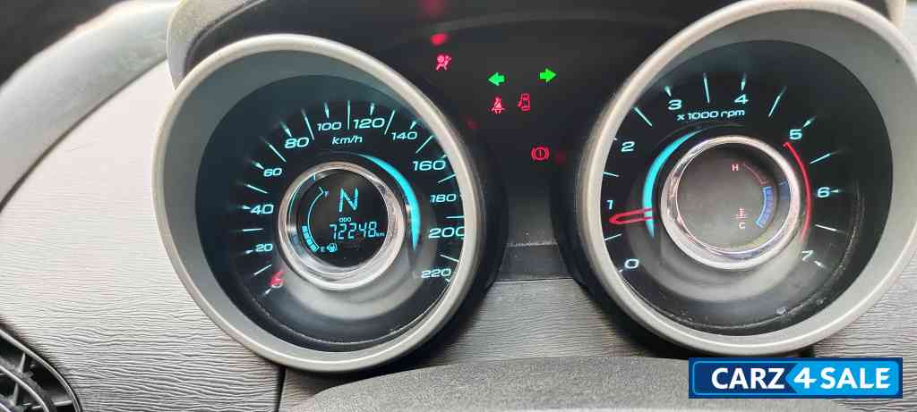 Silver Mahindra XUV 500 W 10