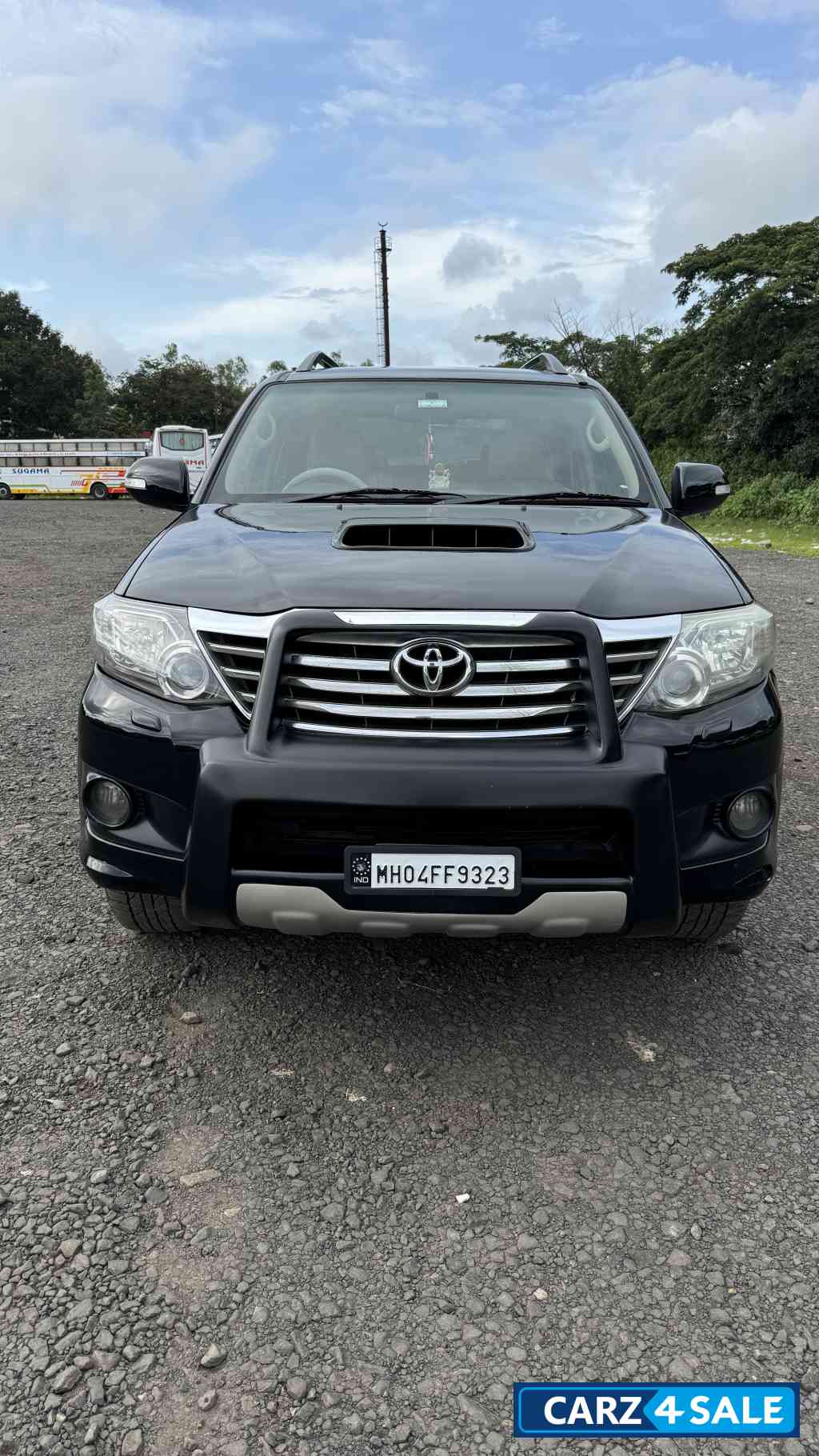 Toyota Fortuner 4x2 AT